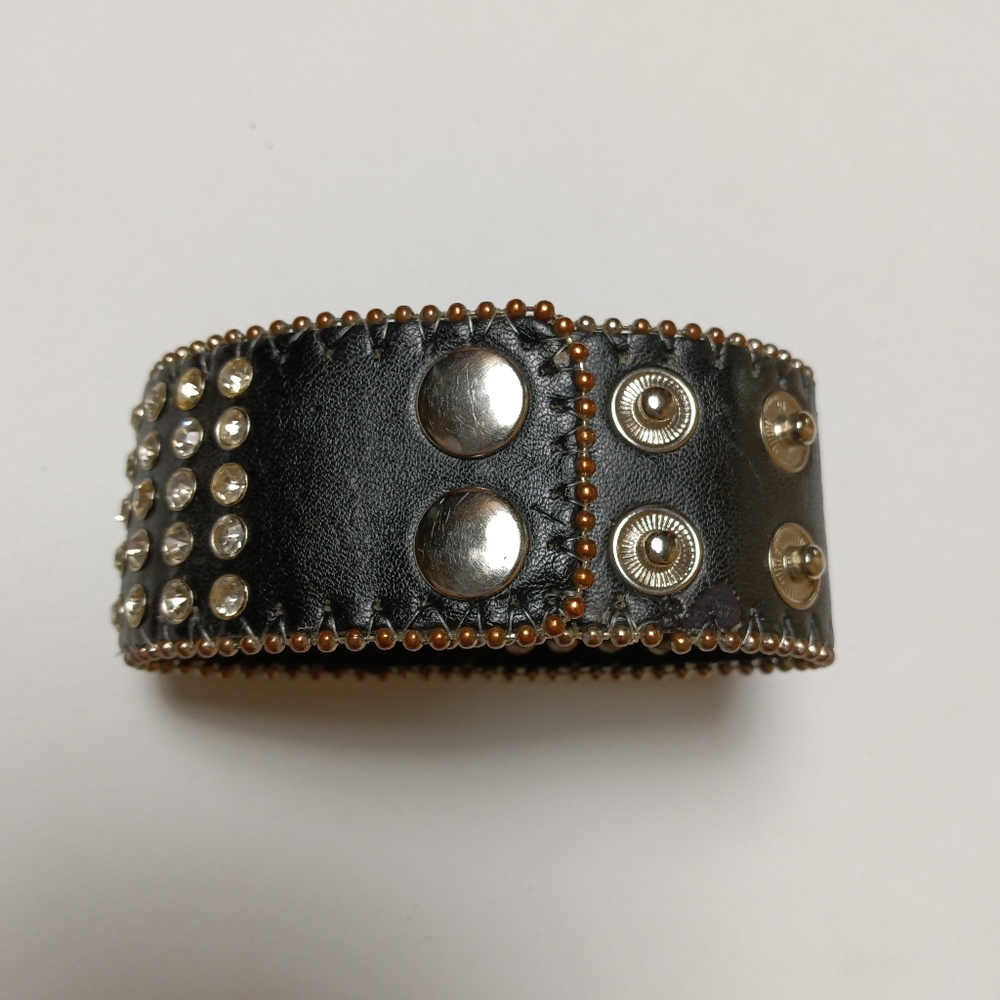 Black Rhinestone Peace Sign Wristband - Picture 10 of 14